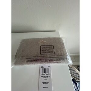 Coach Pebble Leather Small tech wallet Beige‎ Gold Hardware C4124